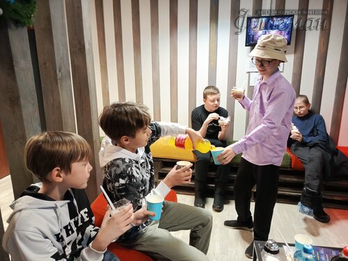 2026-01-08_18-30-12_Tug_IMG_823